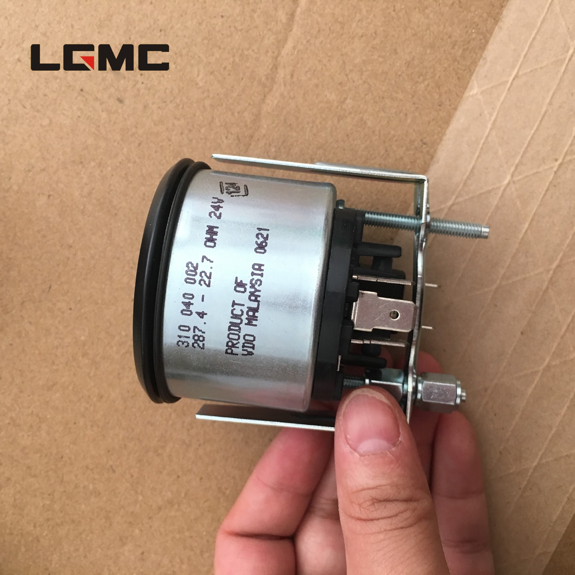 35B0096	310-040-002C	Engine water temperature gauge; fittings