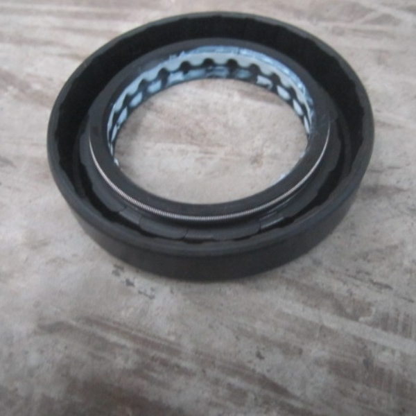 13B0298	13B0298	Oil seal P15Z456812F