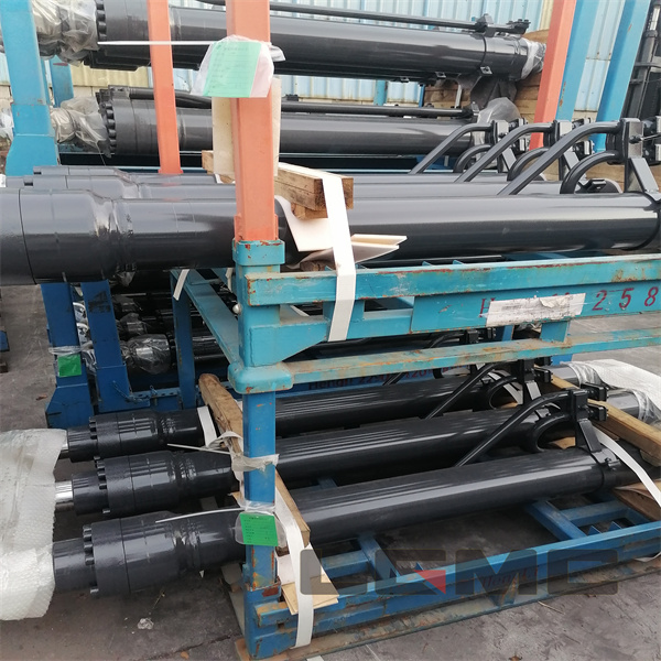 10C3247 Boom cylinder 915