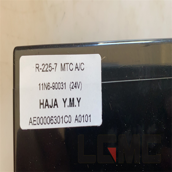 11N6-90031 R-225-7 Hyundai-7 Air Conditioning Panel