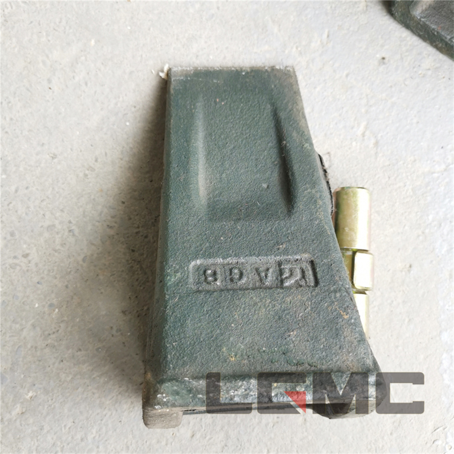 72A1695 Bucket teeth