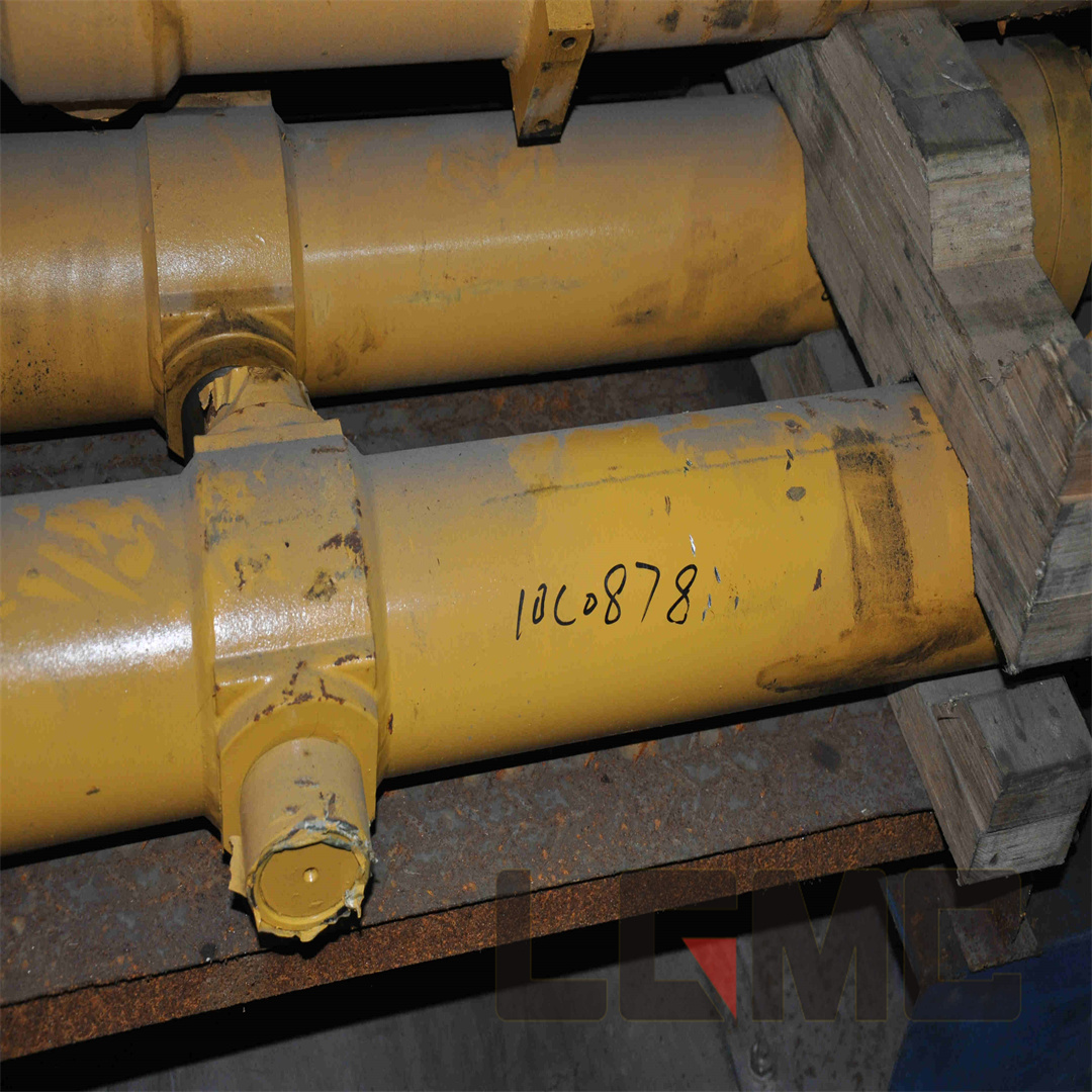 10C0878 Blade lift cylinder
