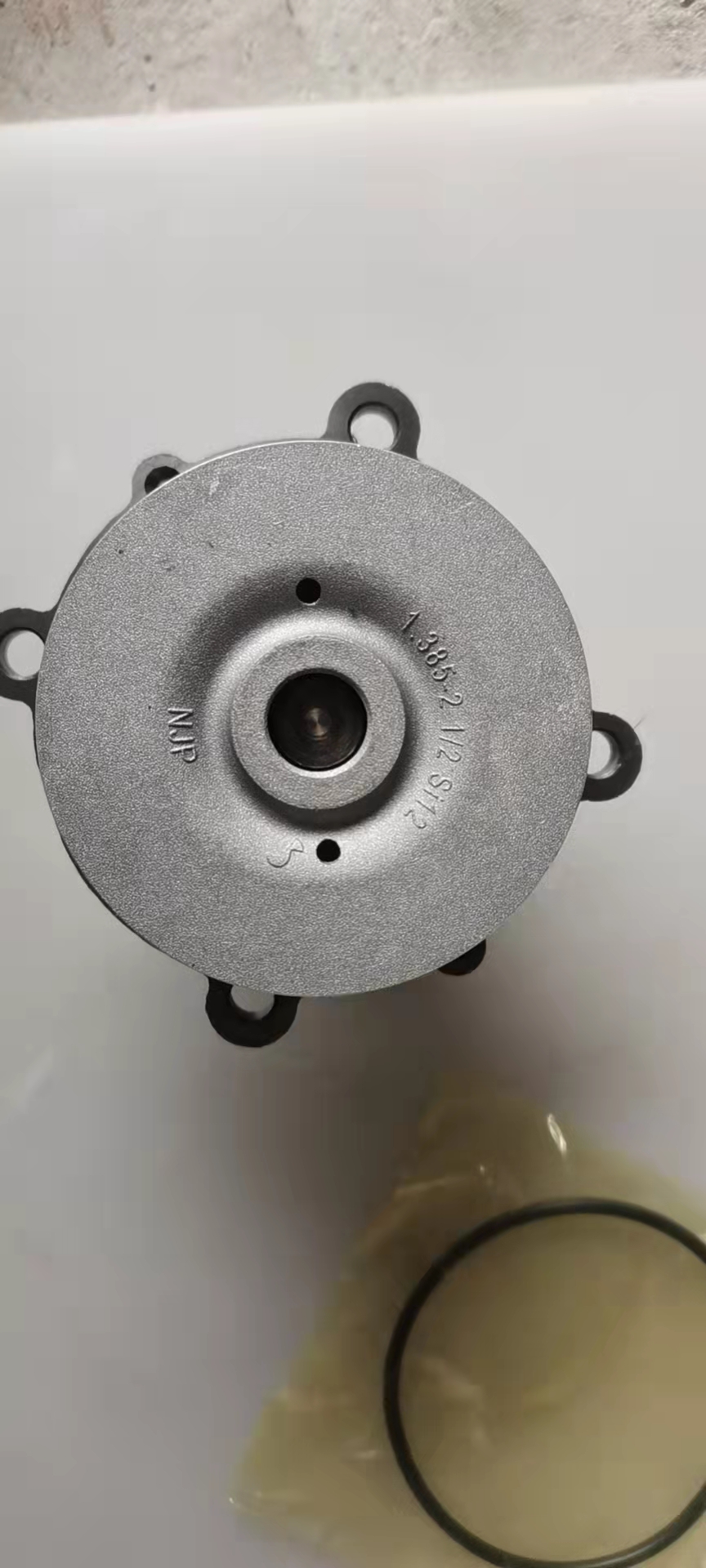 VOE21125771 0429-9142 Water Pump