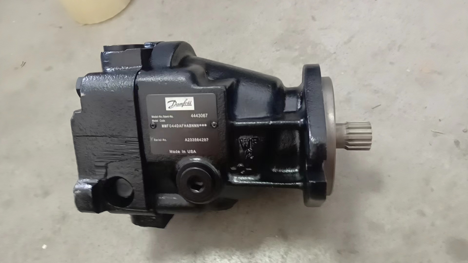 Liugong part 11W0055 pump