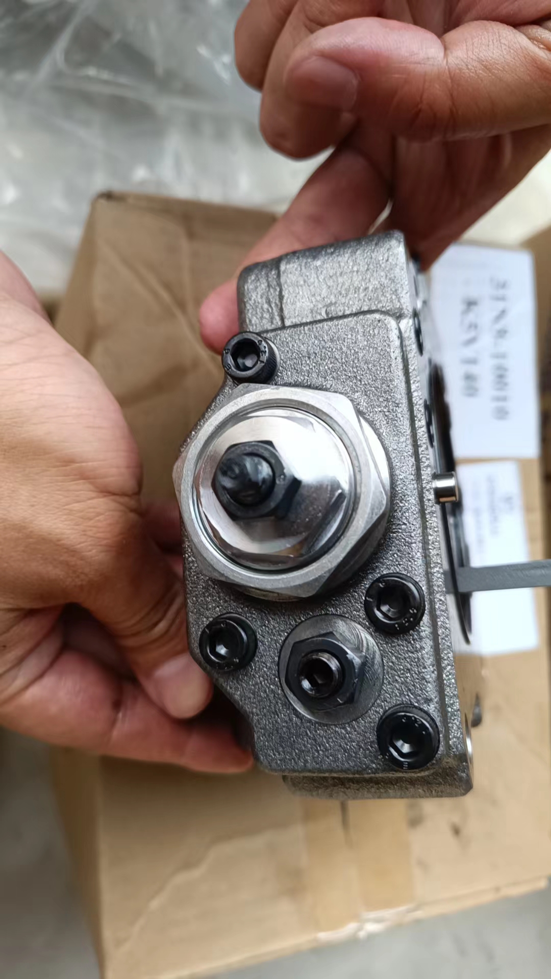 31N8-10010 Regulyator main pump Liugong Loader Parts